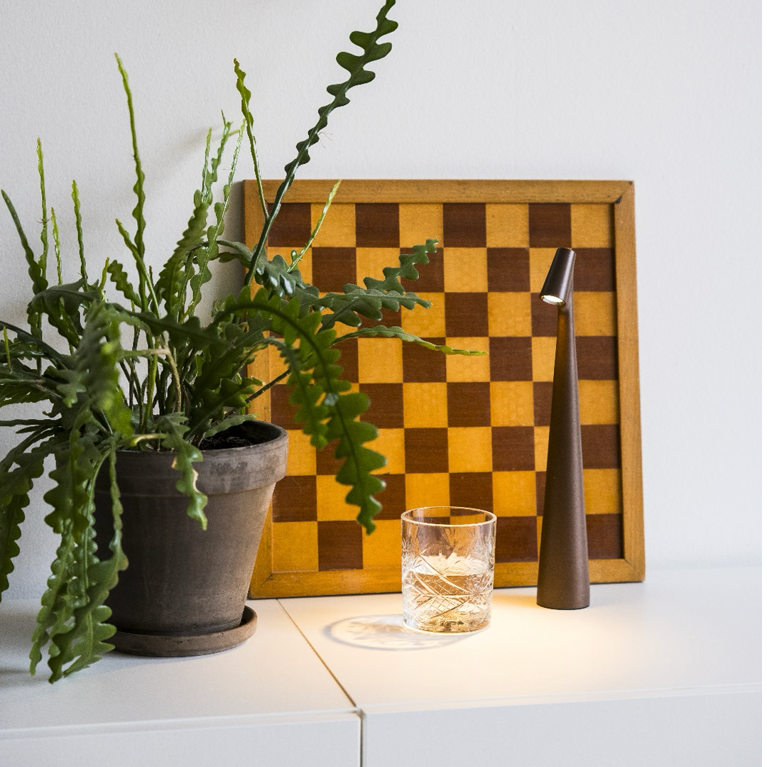 LumiCharm | Wiederaufladbare LED-Tischlampe – Stilvoll & Funktional