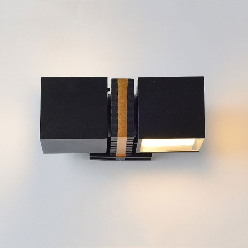 FlexaWall™ Adjustable Waterproof Outdoor Wall Lamp – Verstellbare Außenwandleuchte in Schwarz