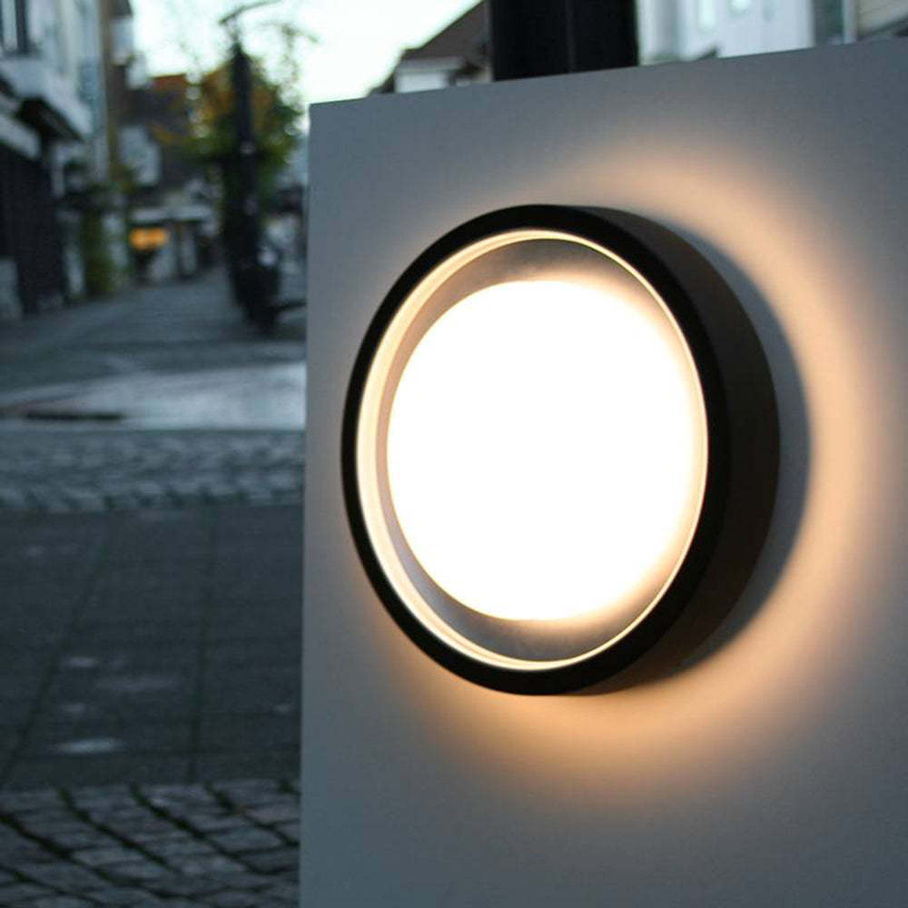 Modern LED Outdoor Wall Sconce™ – Runde Wand- & Deckenleuchte IP65 in Schwarz - Less Goods