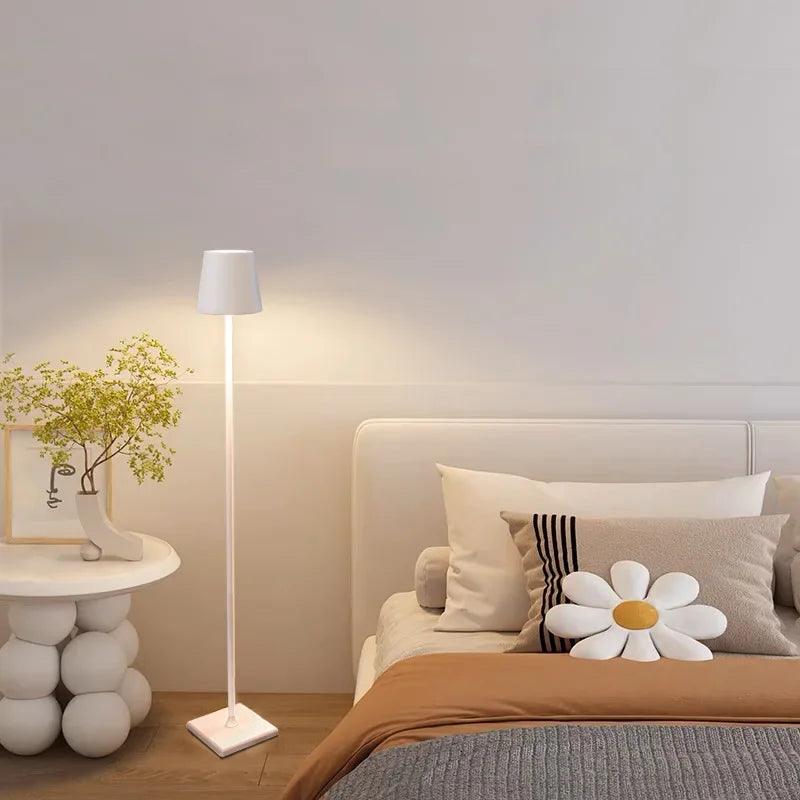 LumiScandi™ Wiederaufladbare LED Stehlampe – Kabellose & Dimmbare Designlampe