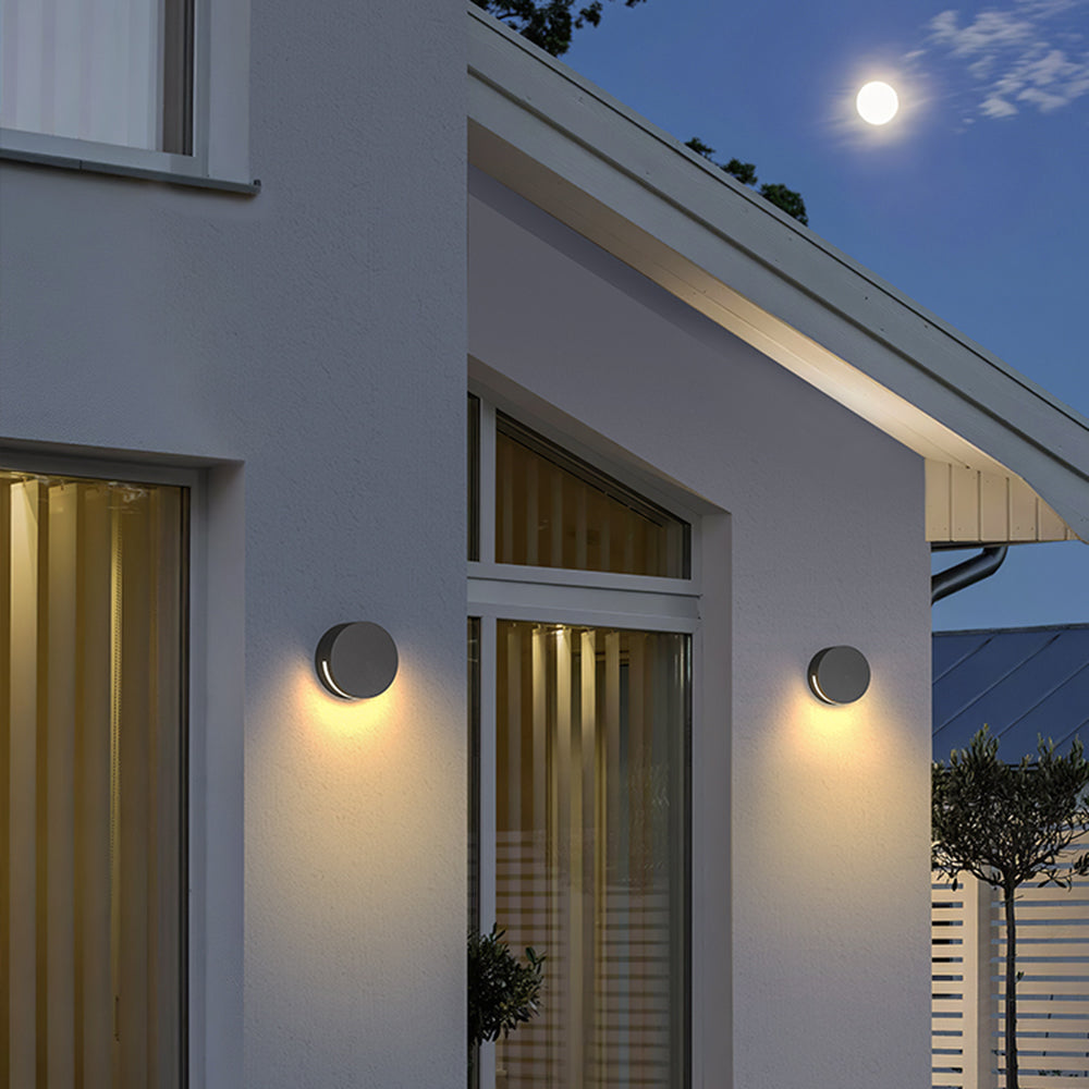 MoonGlow™ Outdoor Hanging Lamp – Mondförmige LED-Hängelampe für Garten & Terrasse