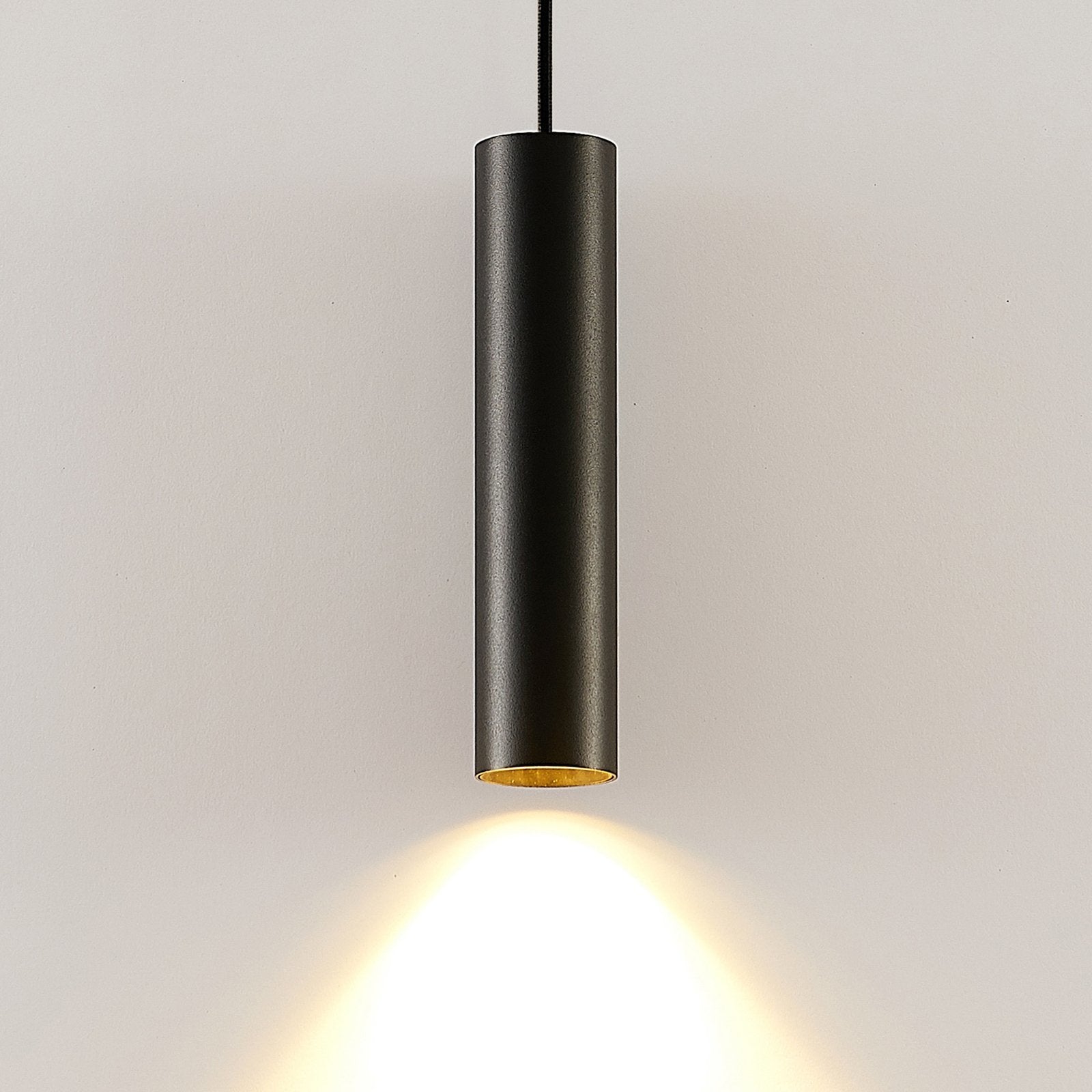 AluminaGlow™ Pendelleuchte – Schwarze Aluminium-Hängeleuchte im minimalistischen Röhren-Design