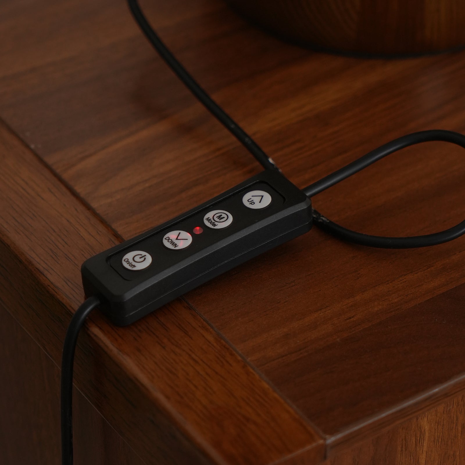 LumiWood™ Tischlampe – Elegante LED-Designlampe aus Holz & Messing mit 3 Lichtfarben