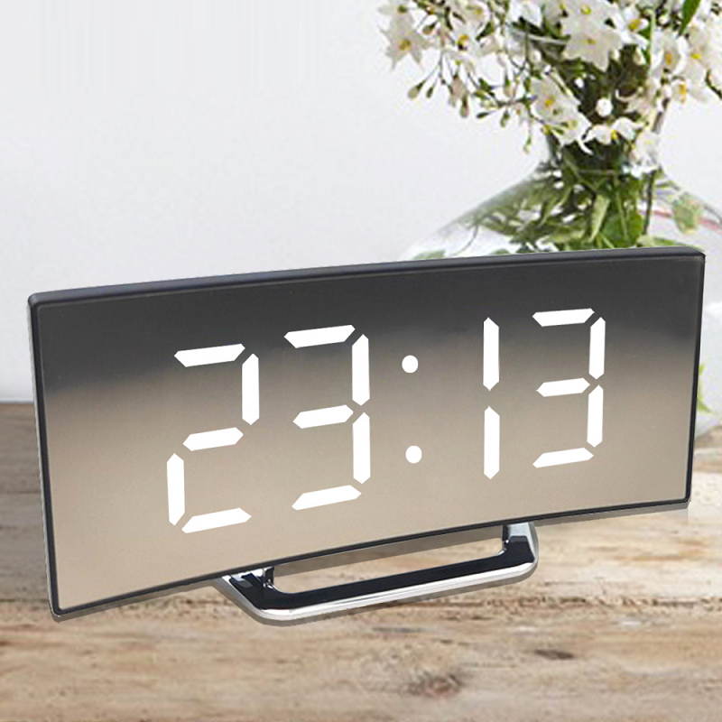 Aurelio™ – Digitaler LED-Wecker mit großem Display & elegantem Curved-Design