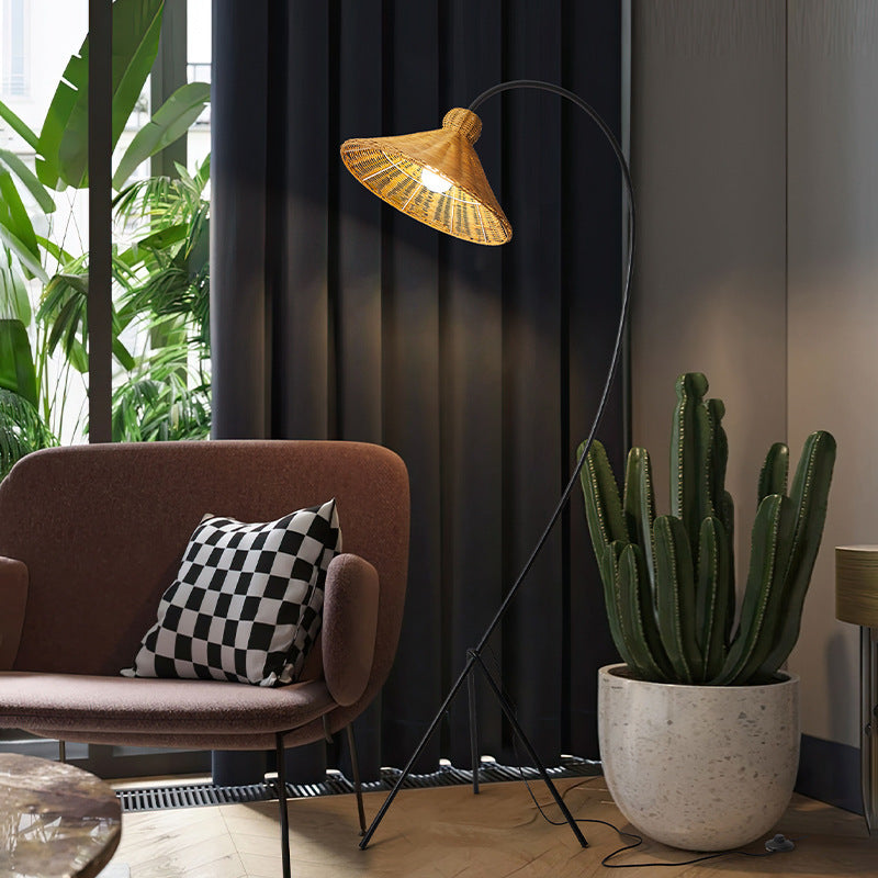 Novyra™ Classic Bamboo Shade Floor Lamp – Design-Stehlampe aus Bambus & Metall