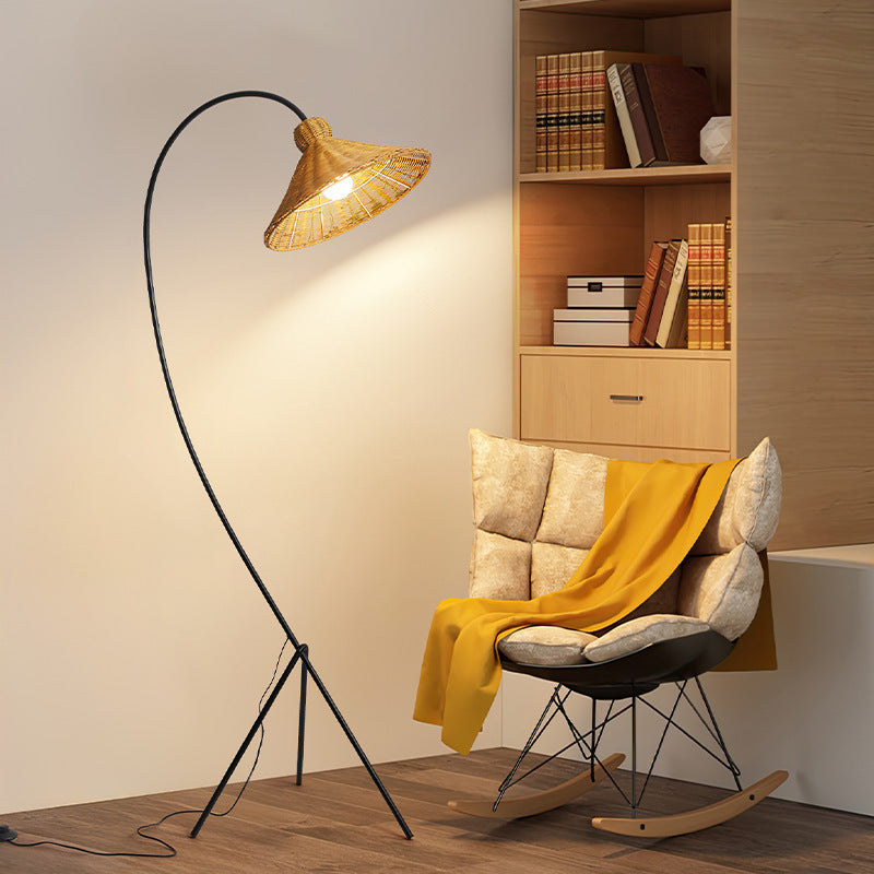 Novyra™ Classic Bamboo Shade Floor Lamp – Design-Stehlampe aus Bambus & Metall