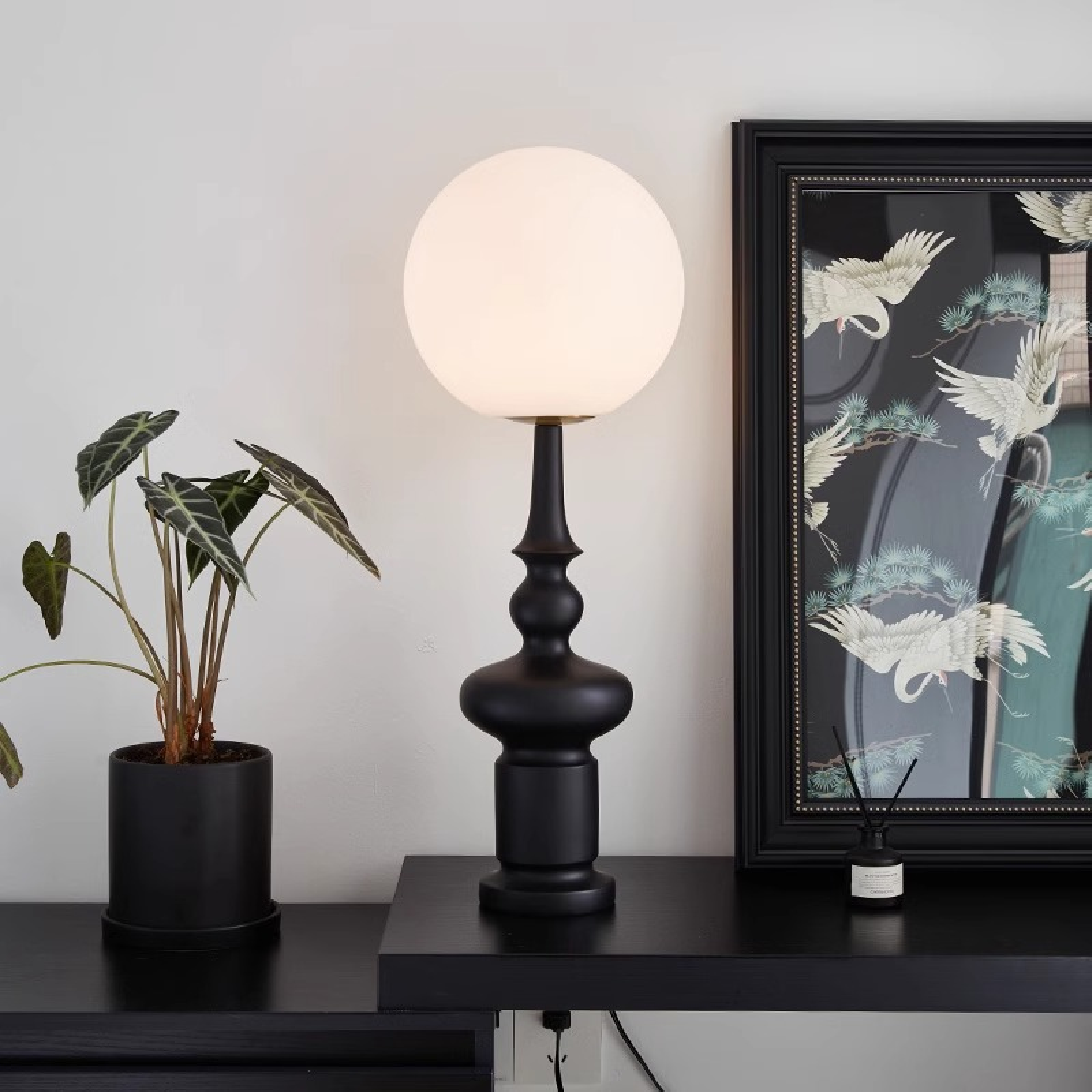 Aestheticor™ Bauhaus Black Floor Lamp – Moderne Design-Stehlampe in Schwarz