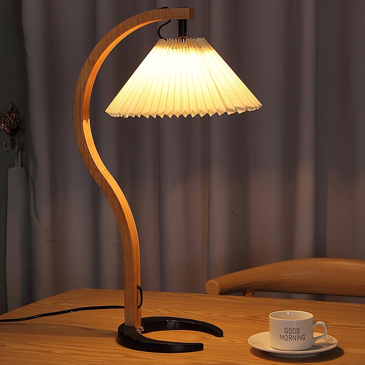 WoodFlow™ Tischlampe – Natürliche Holz-Designlampe mit Leinen-Schirm & warmem Licht