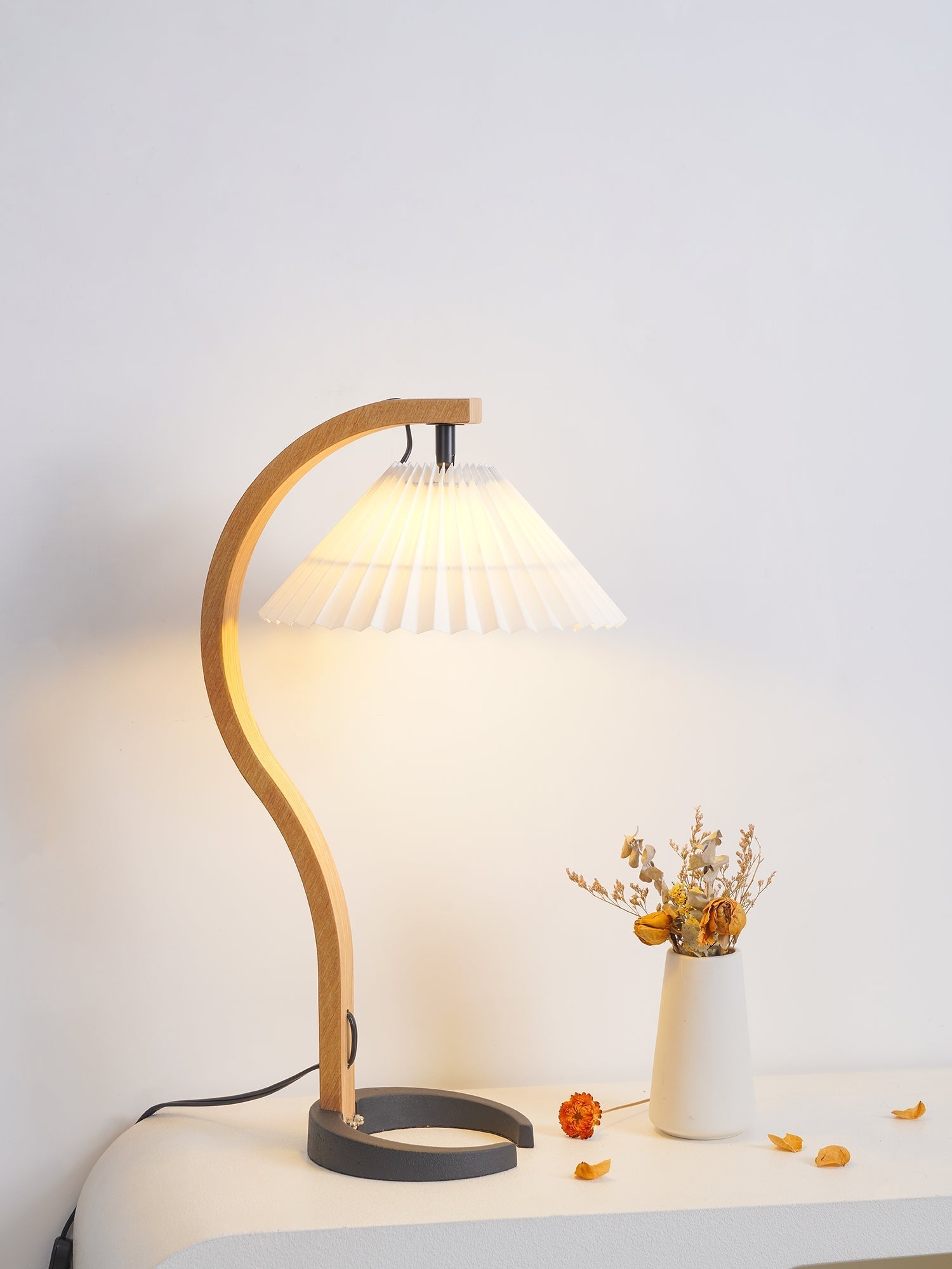 WoodFlow™ Tischlampe – Natürliche Holz-Designlampe mit Leinen-Schirm & warmem Licht