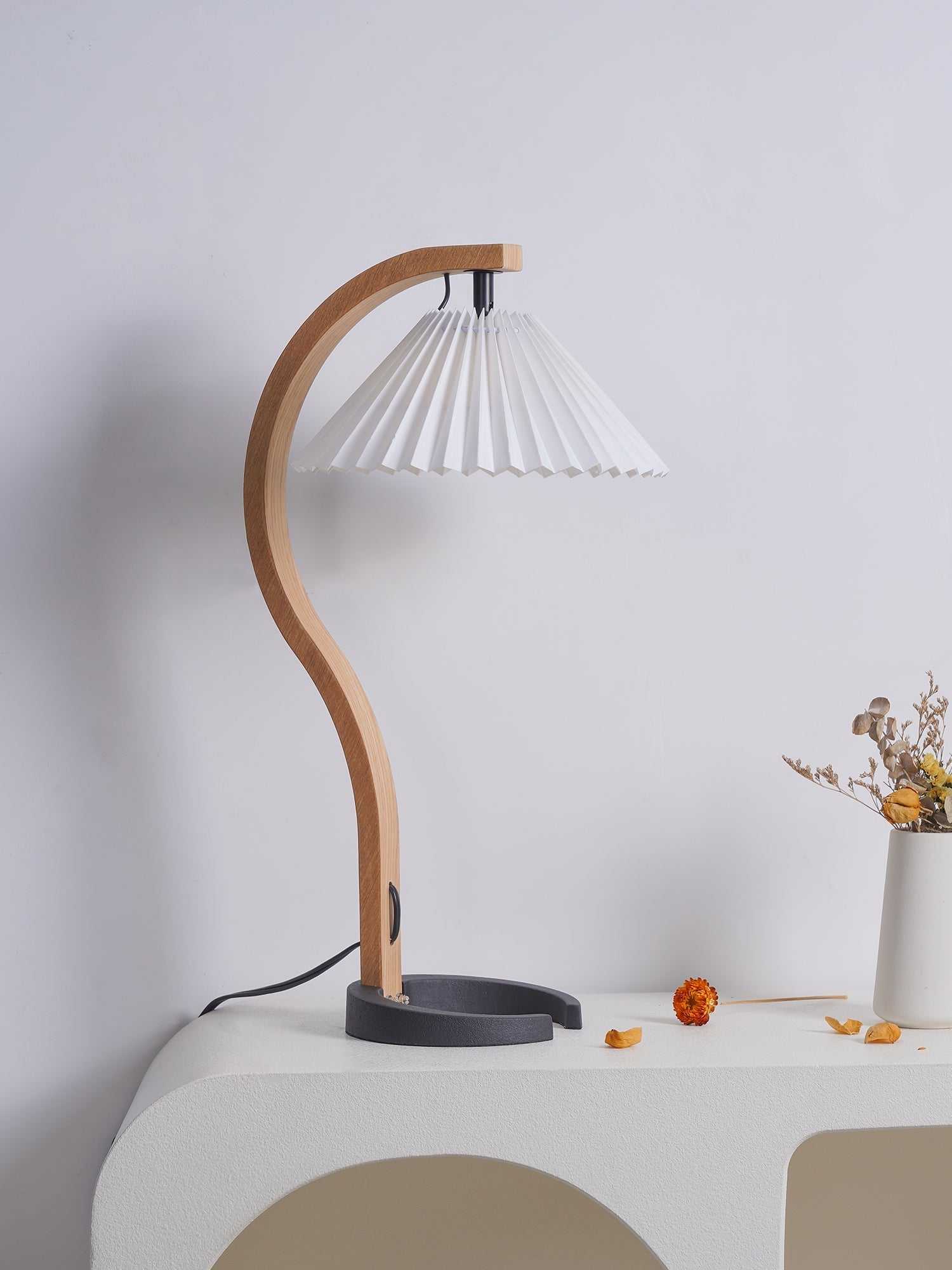 WoodFlow™ Tischlampe – Natürliche Holz-Designlampe mit Leinen-Schirm & warmem Licht