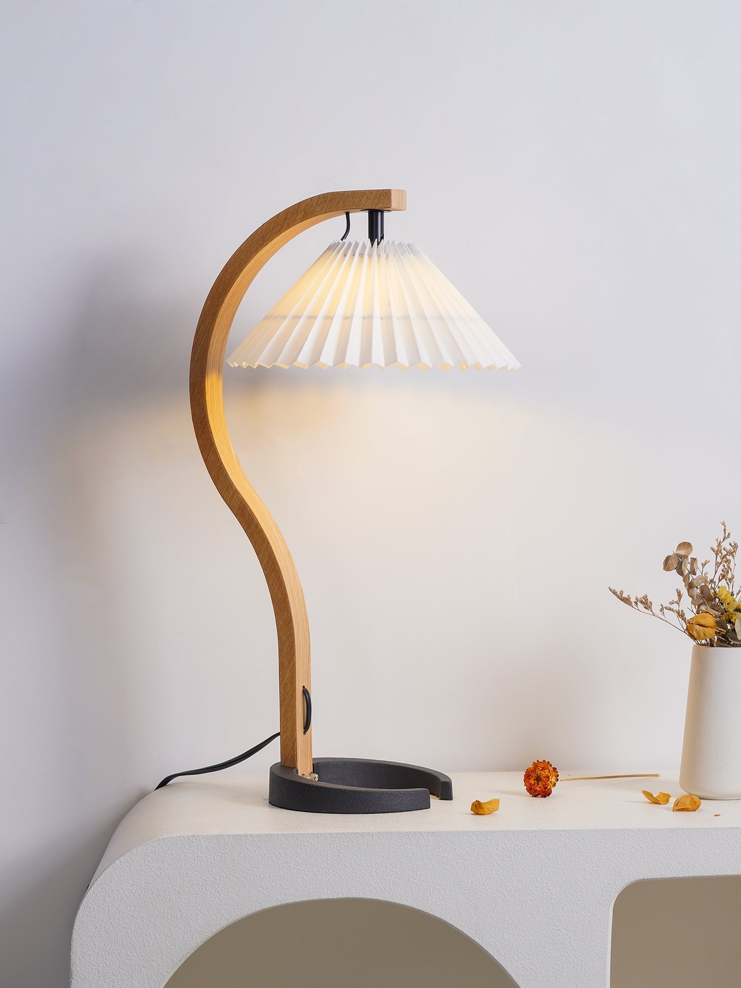 WoodFlow™ Tischlampe – Natürliche Holz-Designlampe mit Leinen-Schirm & warmem Licht