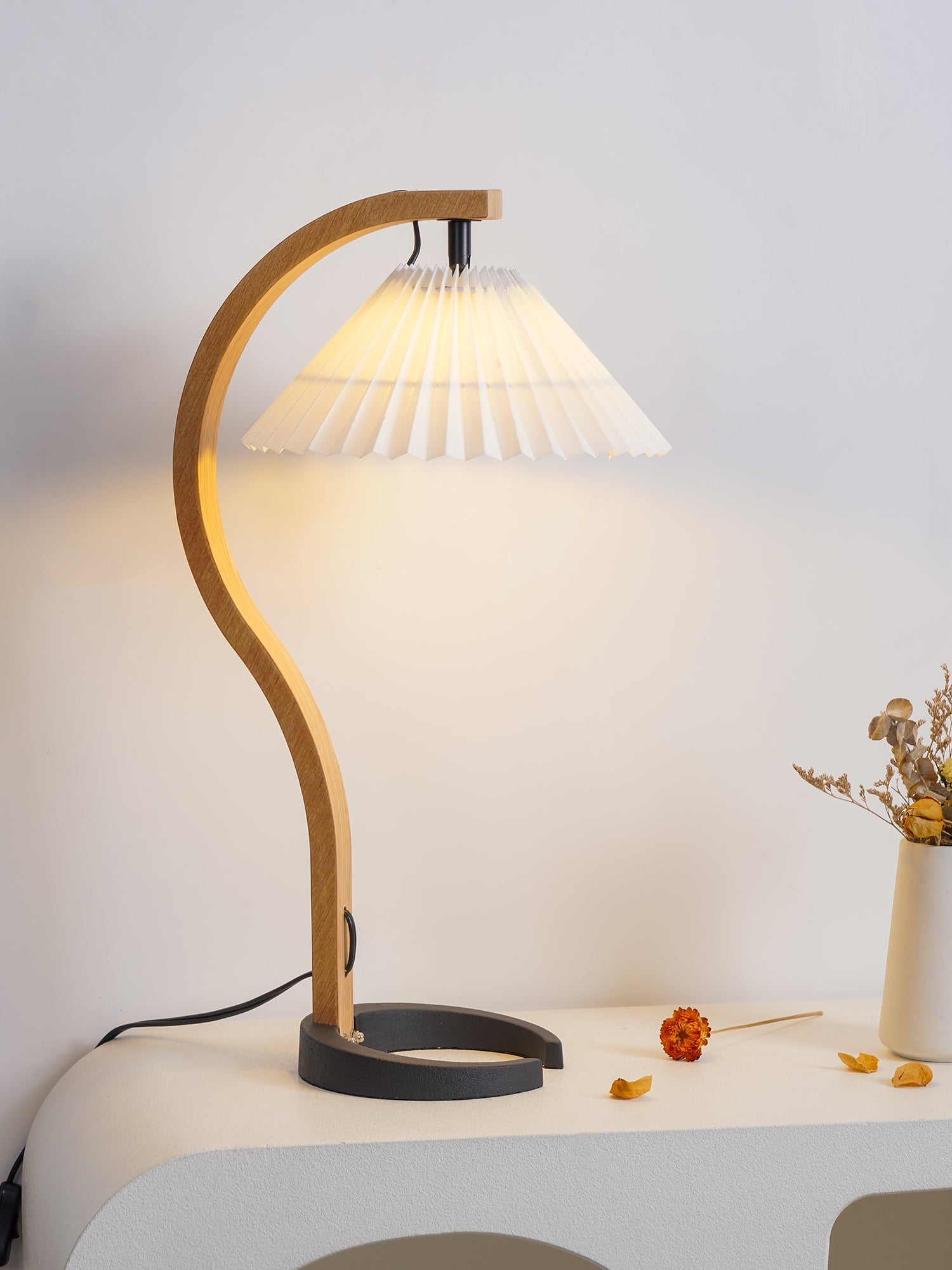 WoodFlow™ Tischlampe – Natürliche Holz-Designlampe mit Leinen-Schirm & warmem Licht