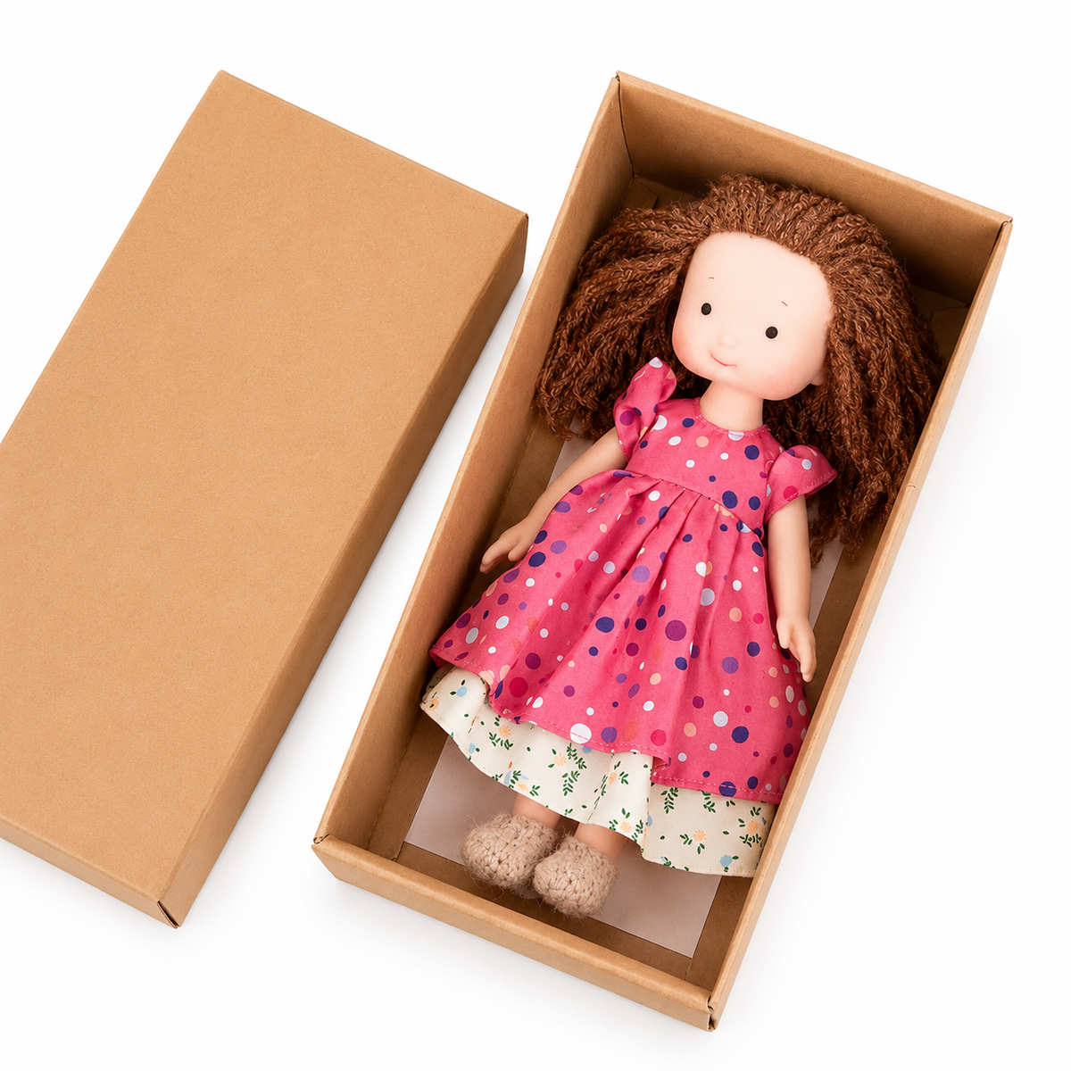 CuddlyCharm™ Plüsch-Anziehpuppe – 30cm Kuschelpuppe mit Zubehör & Geschenkbox