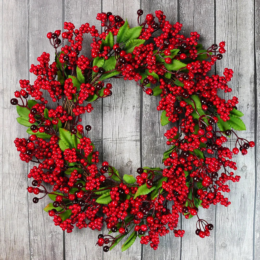 CypressBerry™ – Festlicher Weihnachtskranz mit roten Beeren | Klassische Winter-Türdekoration
