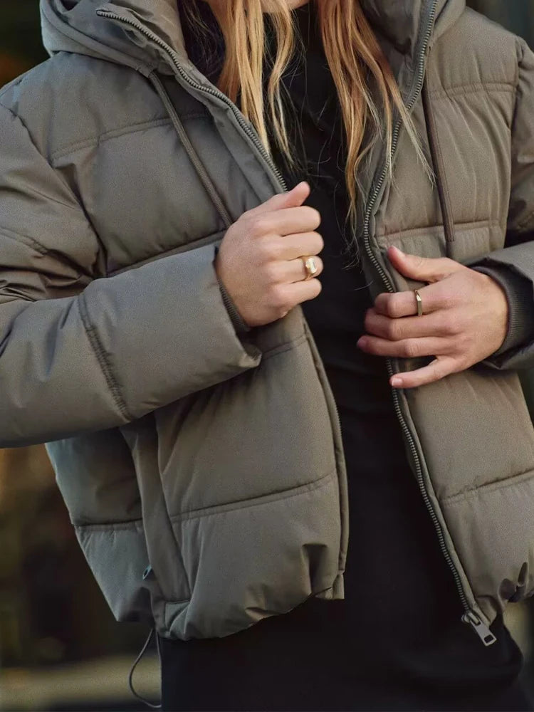 Xanthea™ Damen Steppjacke – Leichte Winterjacke mit Kapuze & Bequemer Passform