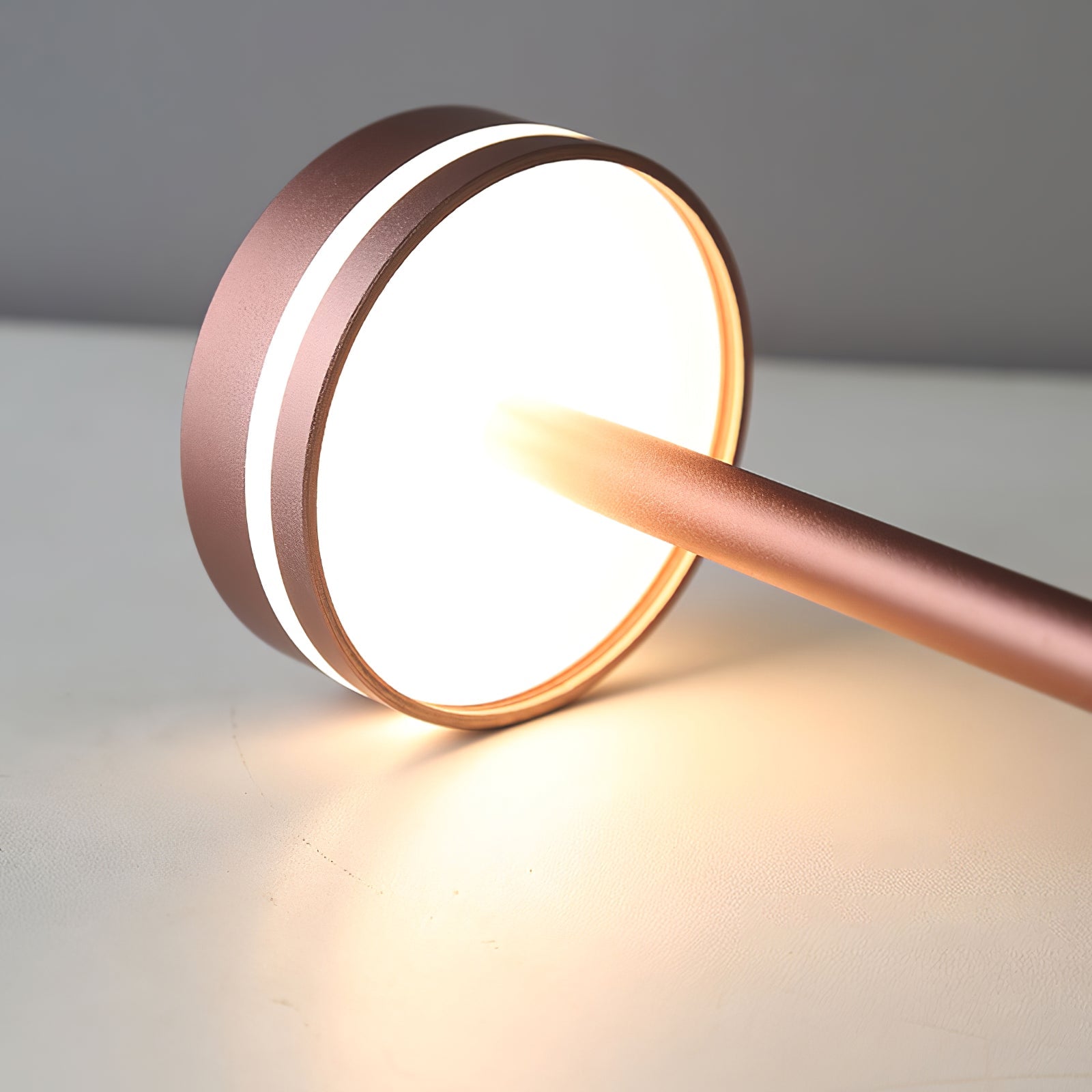 FunRadiance™ Tischlampe – Kabellose LED-Designlampe mit warmem Licht für Innen & Außen