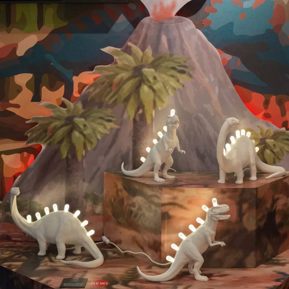 DinoLite™ Tischlampe – Kreative Design-Lampe mit beleuchtetem Dinosaurier-Rücken