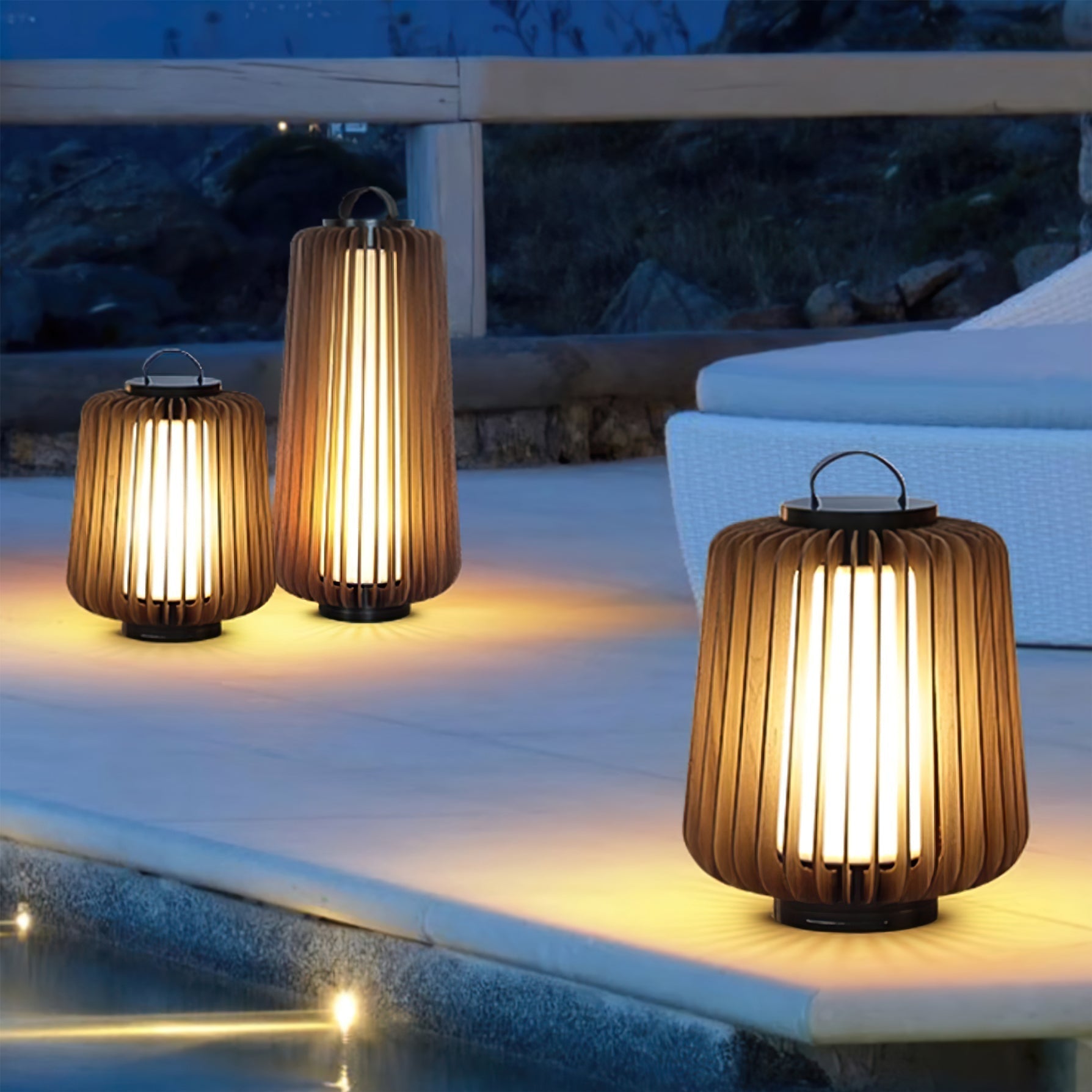 TimberGlow™ Legno Outdoor Tischleuchte – Wiederaufladbare LED-Außenlampe aus Edelstahl & Holz für Terrasse & Garten