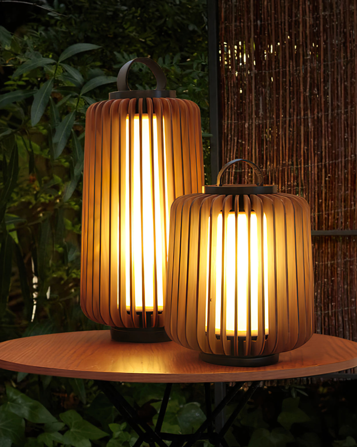 TimberGlow™ Legno Outdoor Tischleuchte – Wiederaufladbare LED-Außenlampe aus Edelstahl & Holz für Terrasse & Garten
