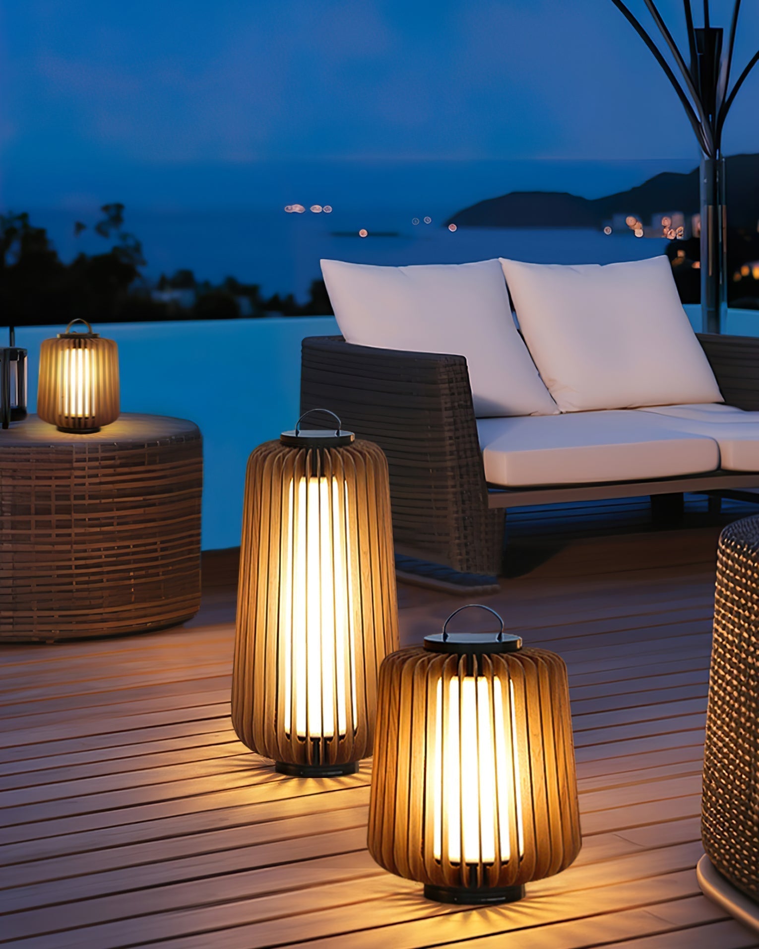 TimberGlow™ Legno Outdoor Tischleuchte – Wiederaufladbare LED-Außenlampe aus Edelstahl & Holz für Terrasse & Garten