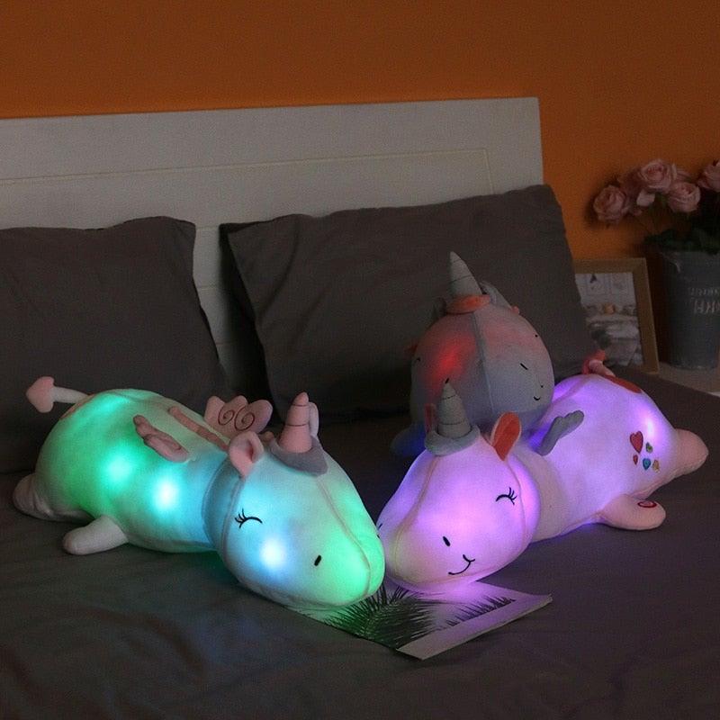 LumiGlow™ Leuchtendes Plüsch Einhorn – Weiches Kuscheltier mit Lichtfunktion, Pastellfarben