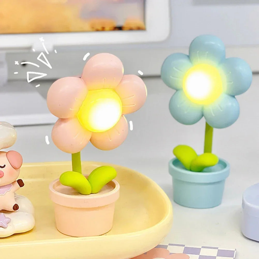 BloomLite™ Blüten-Tischlampe – Kleine LED Blumenlampe mit sanftem Stimmungslicht