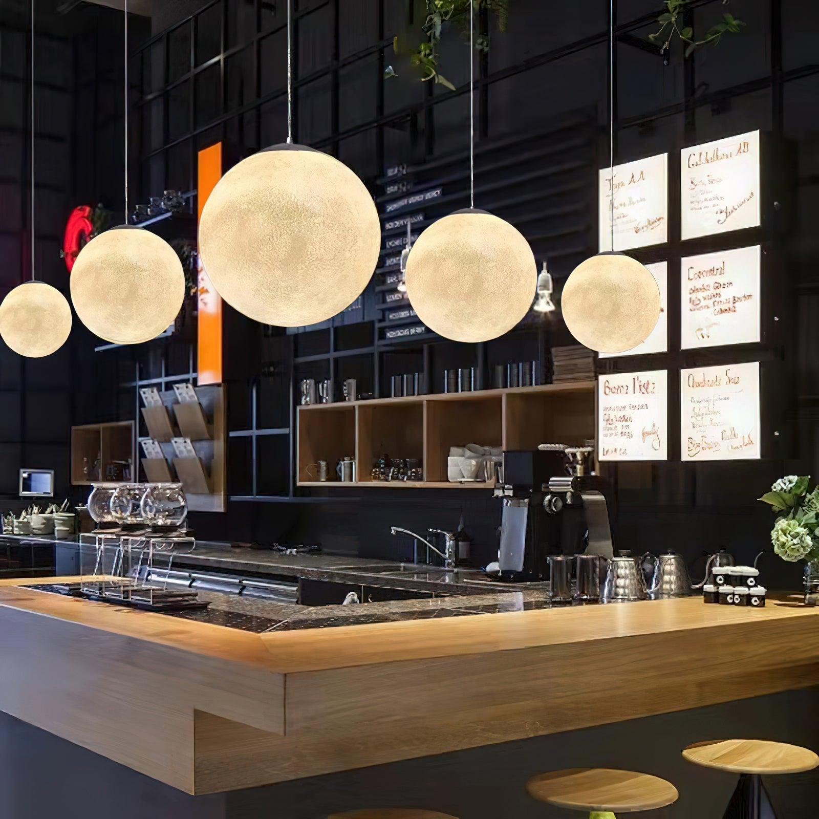 SilverMoon | Helle Mond-Pendelleuchte – Sanftes Licht & himmlisches Design