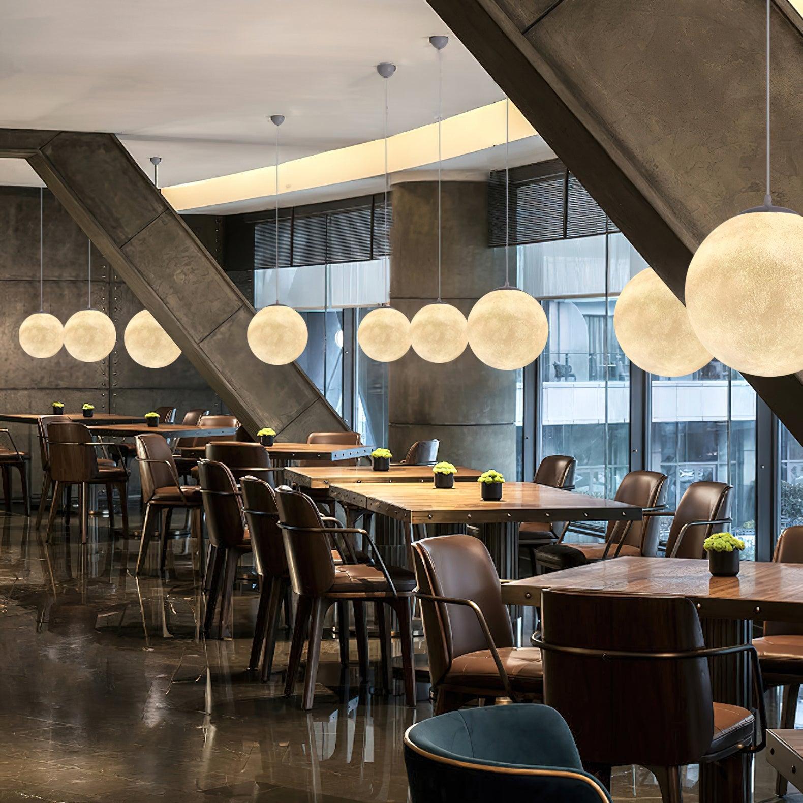 SilverMoon | Helle Mond-Pendelleuchte – Sanftes Licht & himmlisches Design