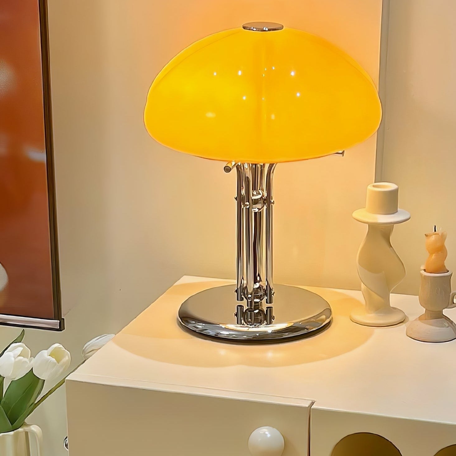 GlowMushroom™ Tischlampe – Bauhaus Design-Leuchte aus Glas mit warmem Amber-Licht