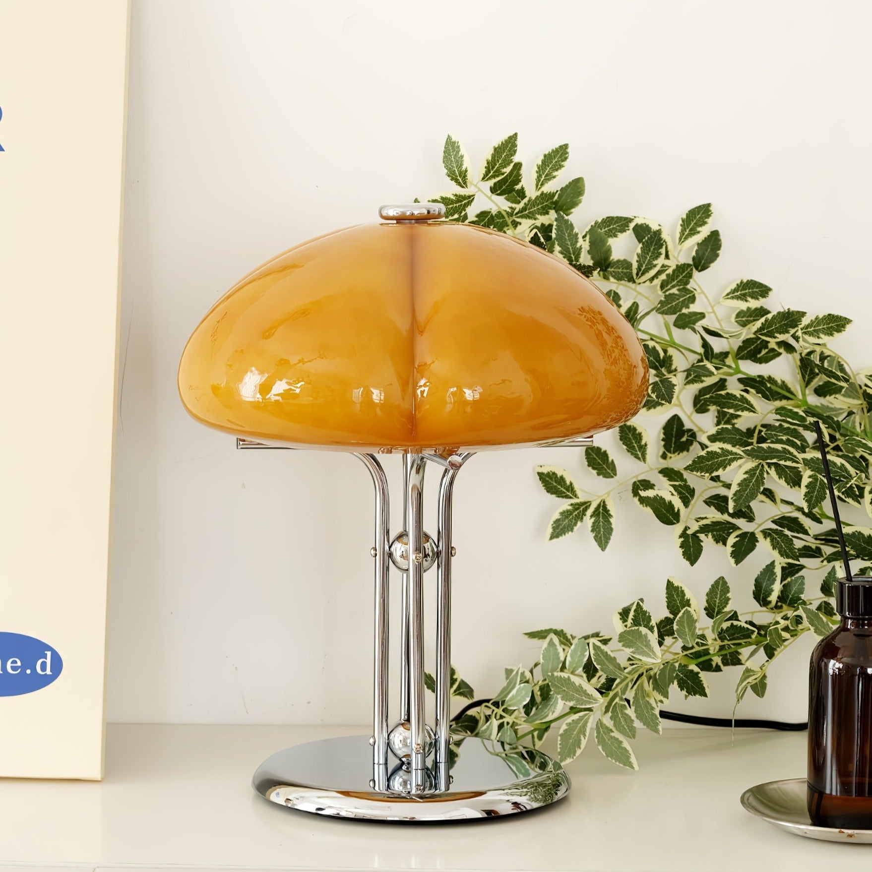 GlowMushroom™ Tischlampe – Bauhaus Design-Leuchte aus Glas mit warmem Amber-Licht