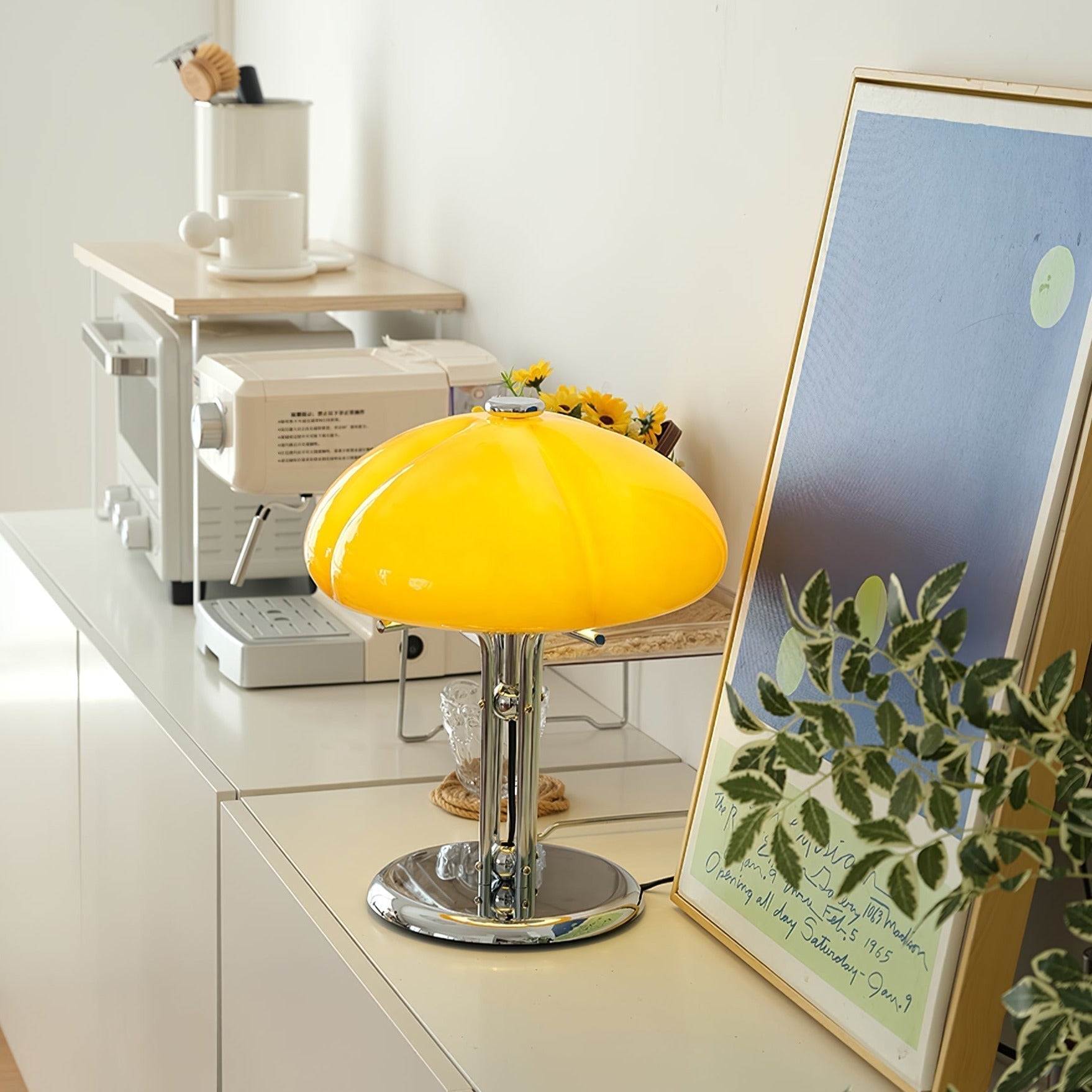 GlowMushroom™ Tischlampe – Bauhaus Design-Leuchte aus Glas mit warmem Amber-Licht