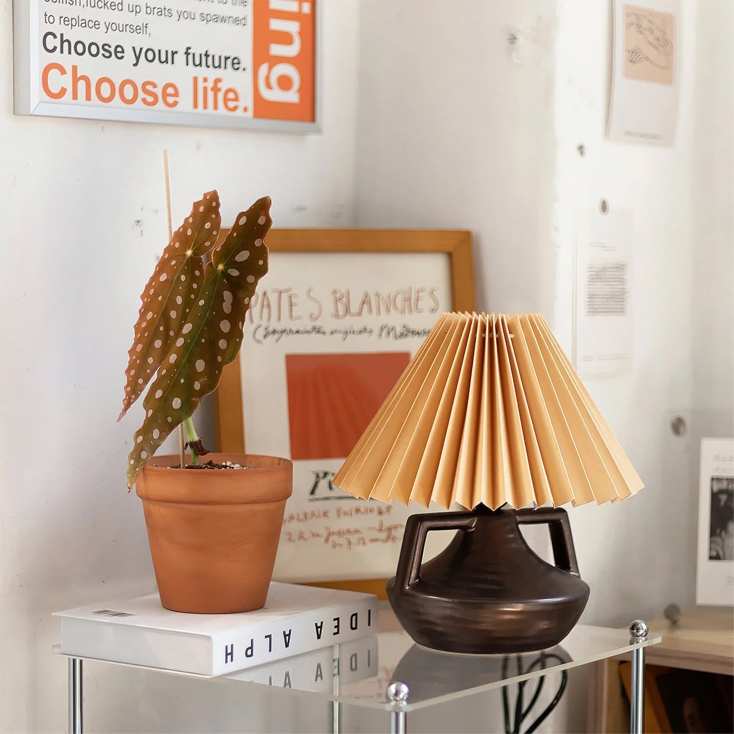 GentleNavia™ Tischlampe – Elegante Designlampe mit plissiertem Stoffschirm & warmem Licht