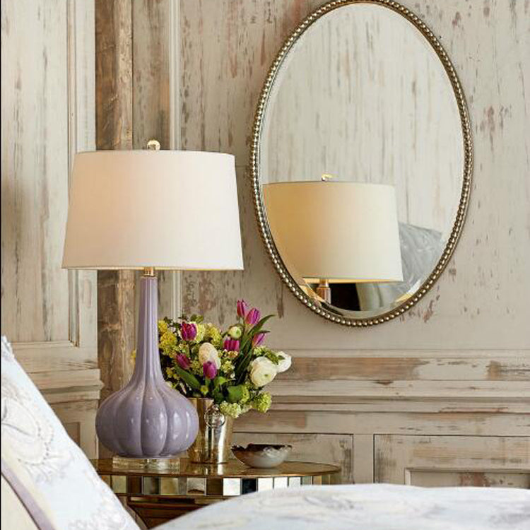 PureGlow™ Tischlampe – Elegante Keramik-Designlampe mit weißem Stoffschirm