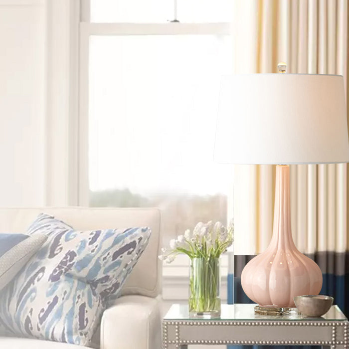 PureGlow™ Tischlampe – Elegante Keramik-Designlampe mit weißem Stoffschirm
