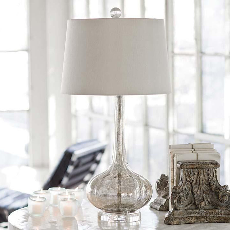 PureGlow™ Tischlampe – Elegante Keramik-Designlampe mit weißem Stoffschirm