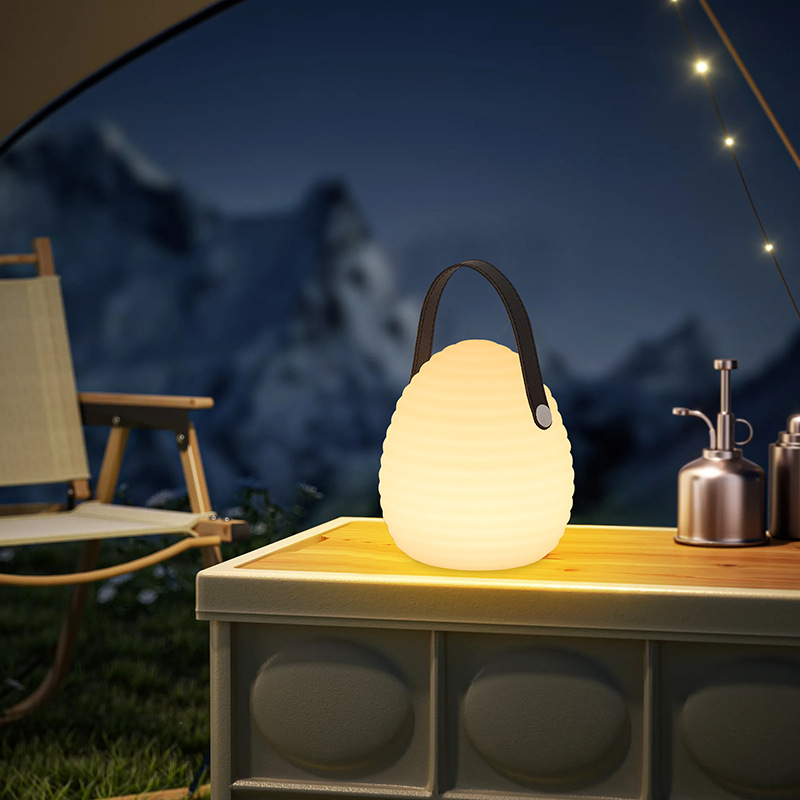 Modern Outdoor Lantern™ – Elegante LED-Außenlaterne mit Fernbedienung & 16 Farben