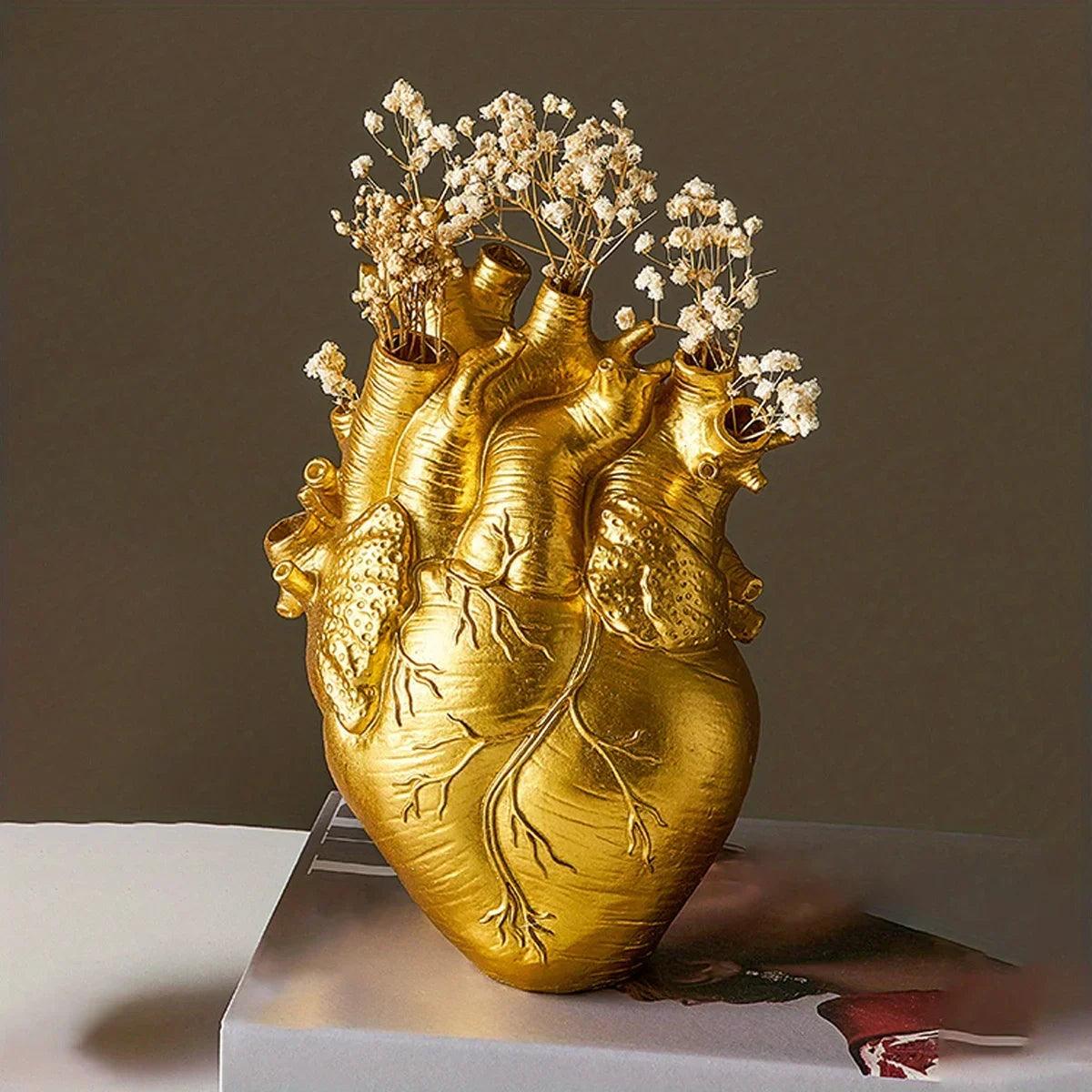 LoveAura™ – Herzförmige Design-Vase aus Resin für stilvolle Wohnakzente
