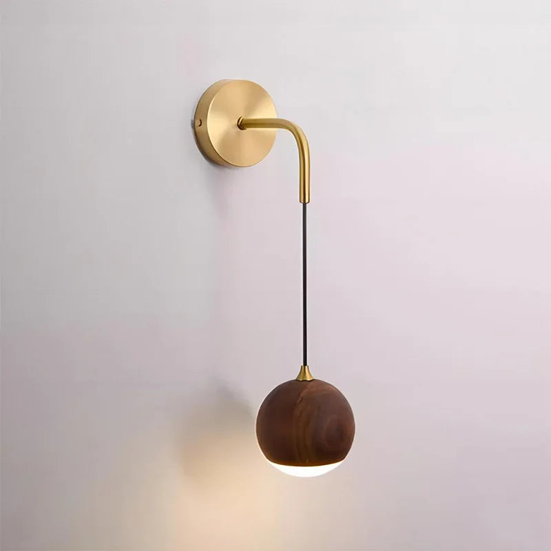 WalnutBeam™ Moderne Walnuss-Wandlampe – LED Design-Wandleuchte aus Echtholz für warme Wohnbeleuchtung