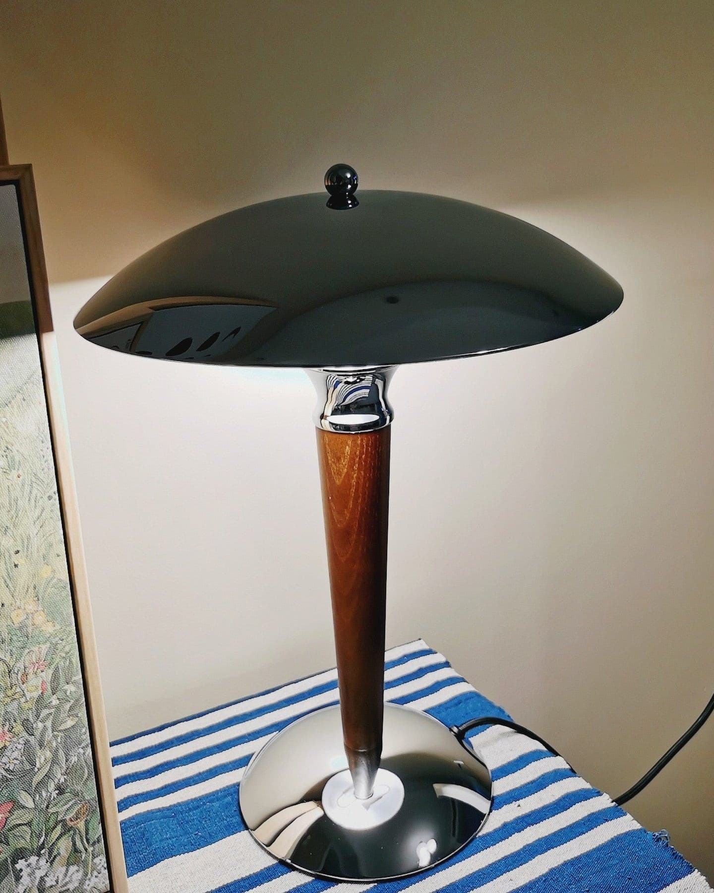 MinimalGlow™ Tischlampe – Skandinavische Design-Leuchte mit Holzdetails & sanftem Licht