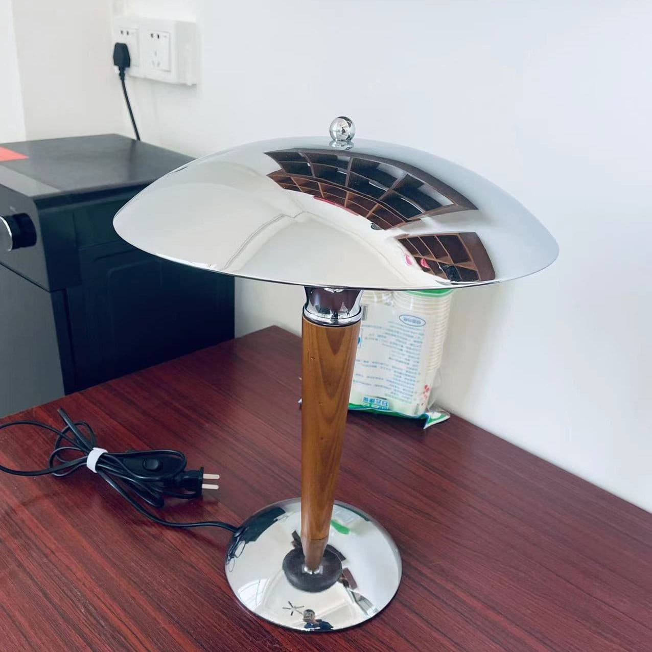MinimalGlow™ Tischlampe – Skandinavische Design-Leuchte mit Holzdetails & sanftem Licht