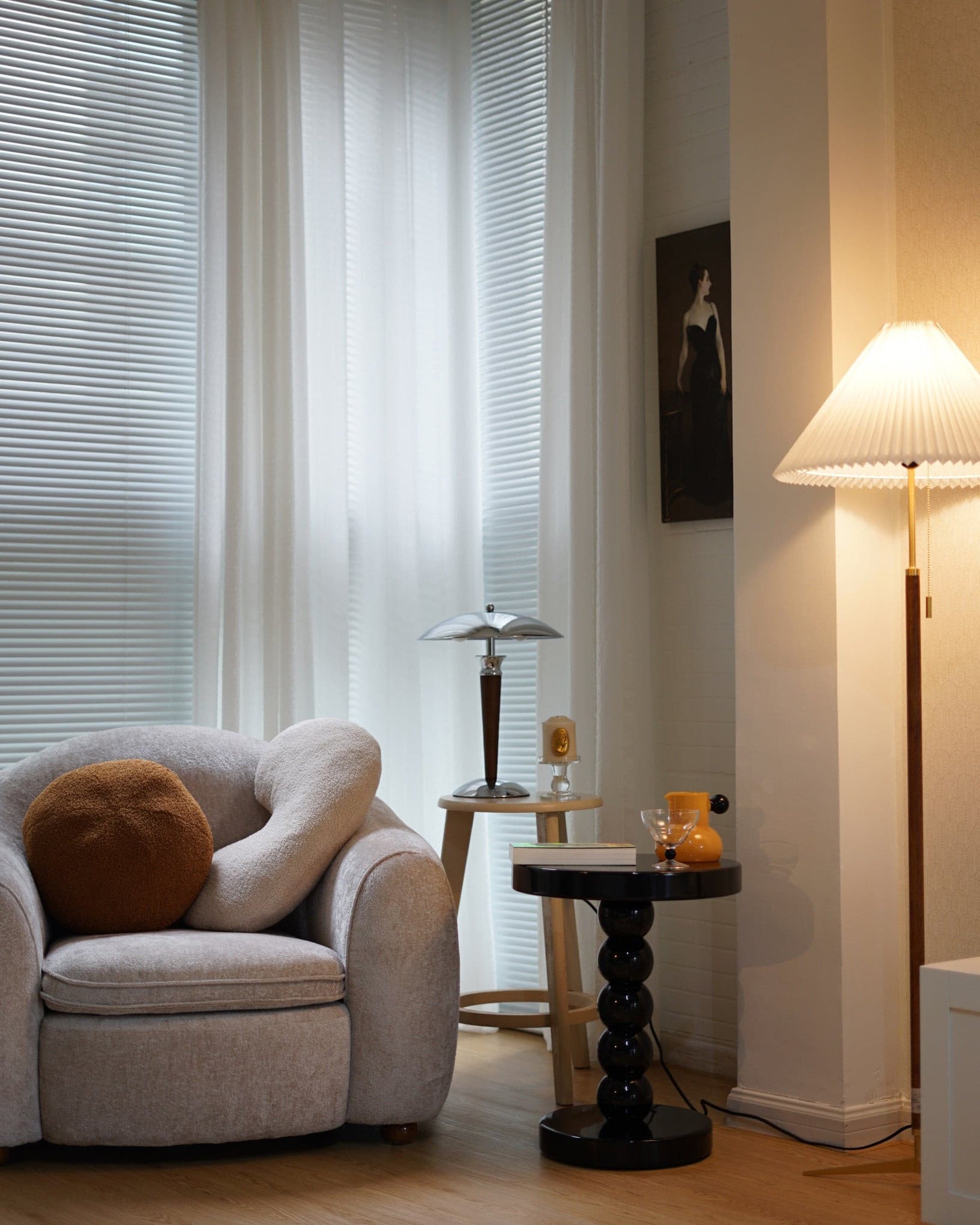 MinimalGlow™ Tischlampe – Skandinavische Design-Leuchte mit Holzdetails & sanftem Licht