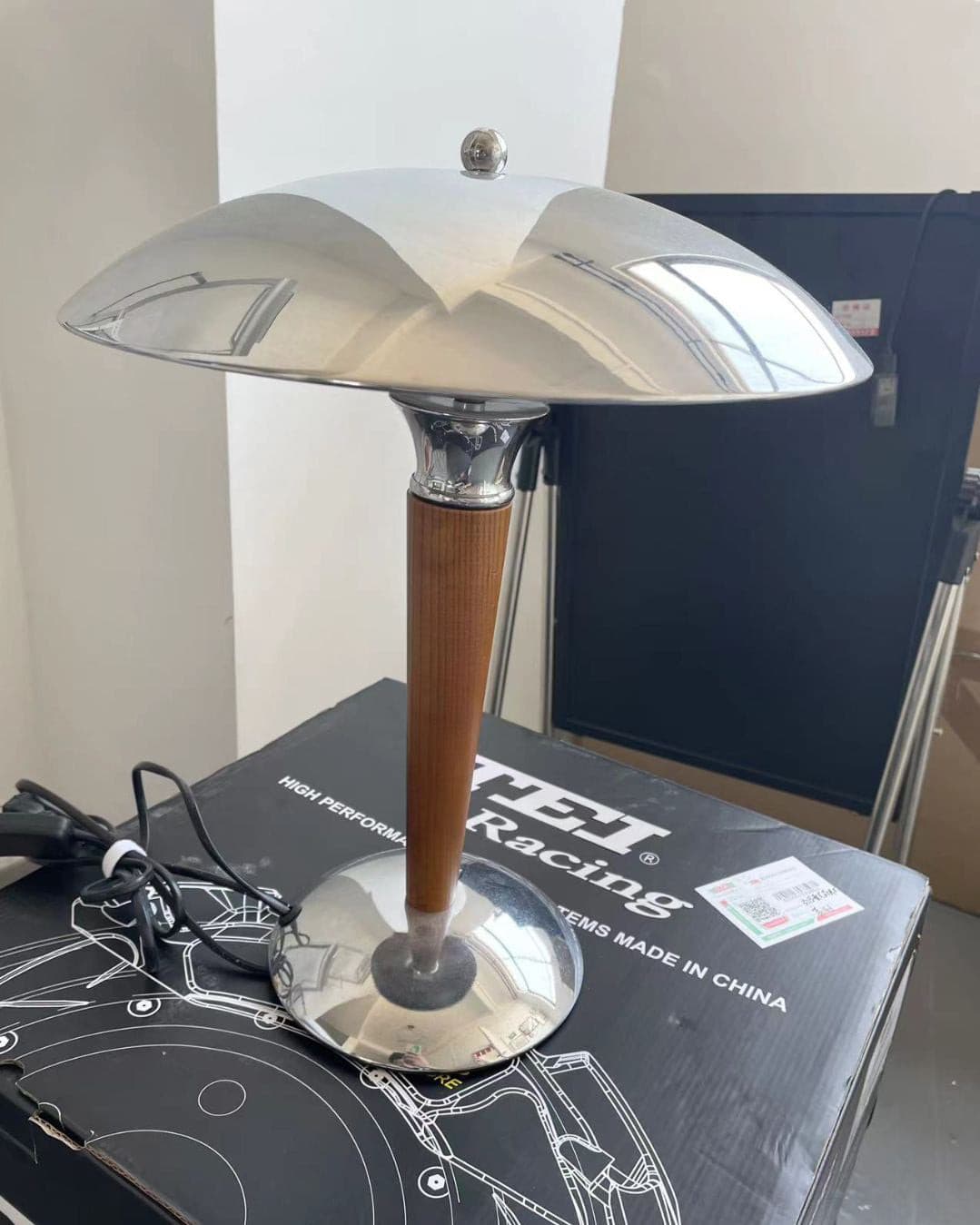 MinimalGlow™ Tischlampe – Skandinavische Design-Leuchte mit Holzdetails & sanftem Licht