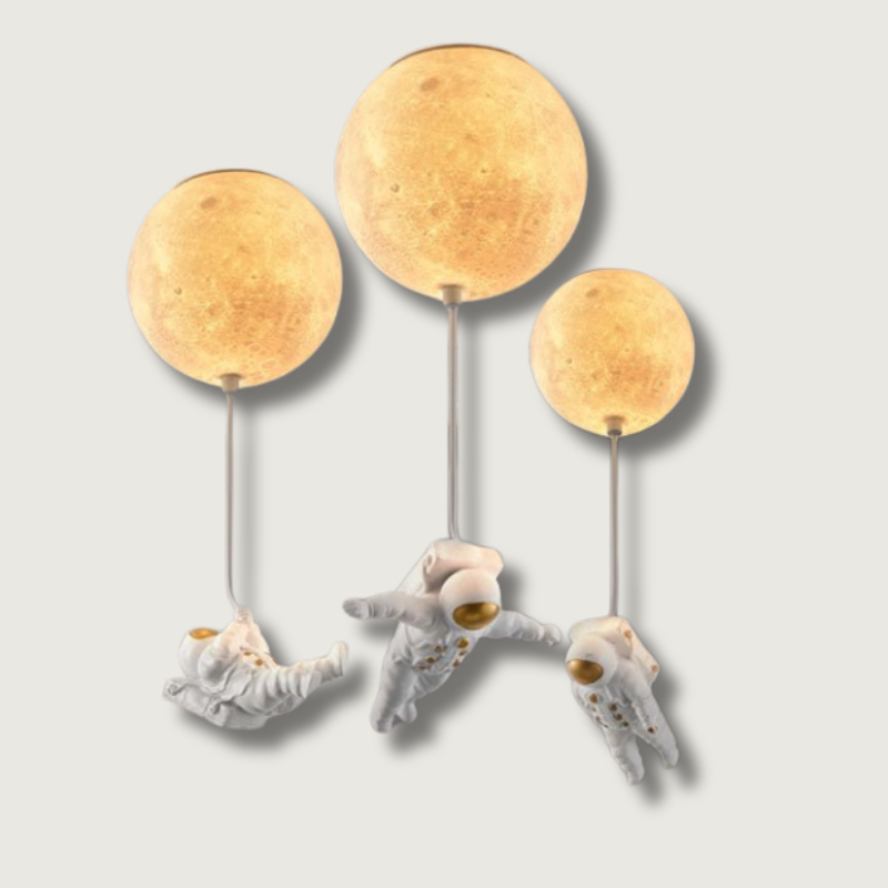 GalacticGlow™ Spaceman Deckenleuchte – Astronaut Mondlampe für Kinderzimmer