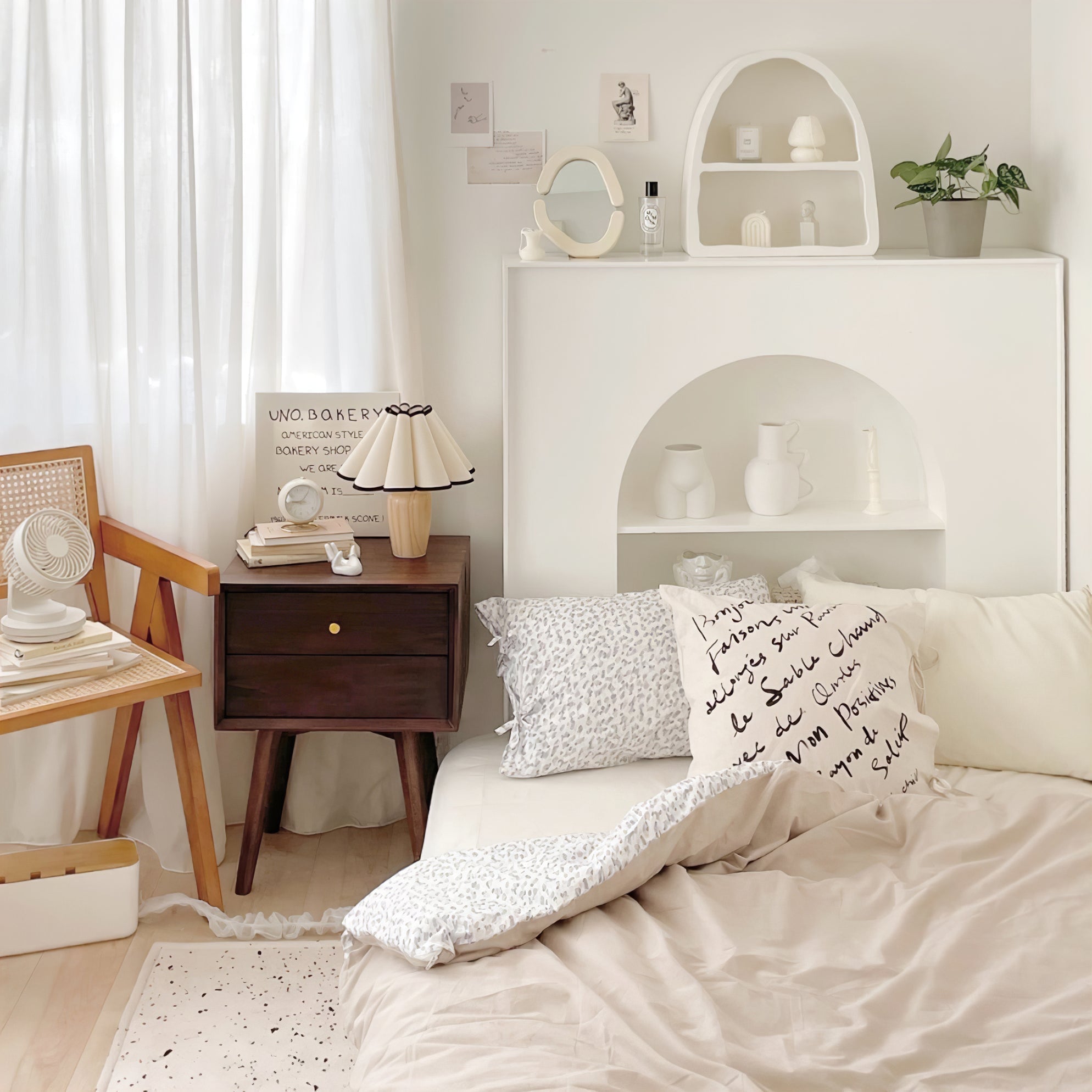 LuxFold™ Tischlampe – Vintage Design Lampe mit gewebtem Stoffschirm & Holzfuß