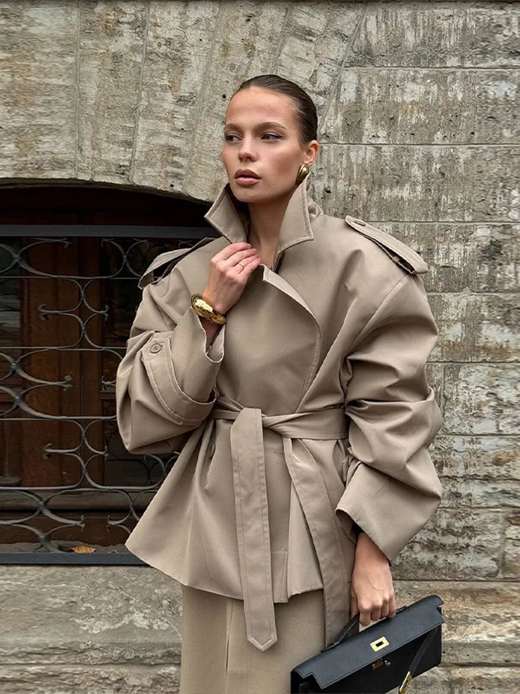Vintage™ – Kurz-Trenchcoat Damen | Eleganter Look mit Schulterpolstern & Taillendesign