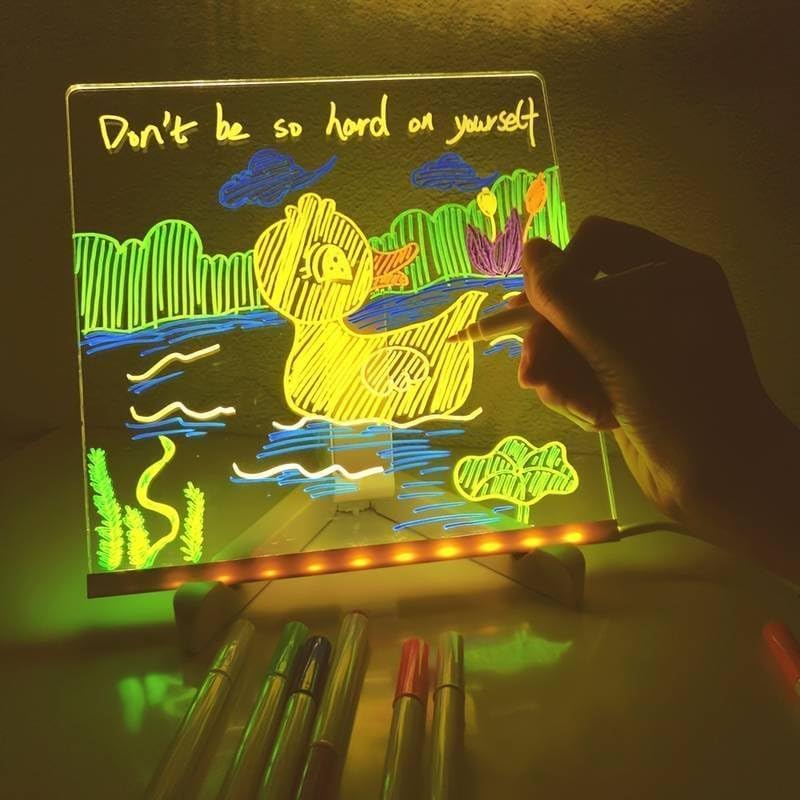 BrightScribe™ LED Memoboard – Leuchtendes Schreibtafel-Set mit 7-Farb-Marker, Acryl, 15×20 cm