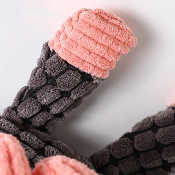 ChewTrek™ Robustes Plüsch Hundespielzeug – langlebig, kaustark & interaktiv | Für kleine & große Hunde