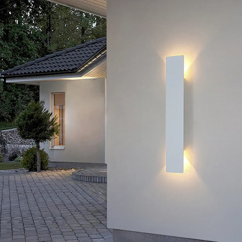 Lysora™ Waterproof LED Strip Wall Lamp – Wetterfeste LED-Wandleuchte für Außenbereiche