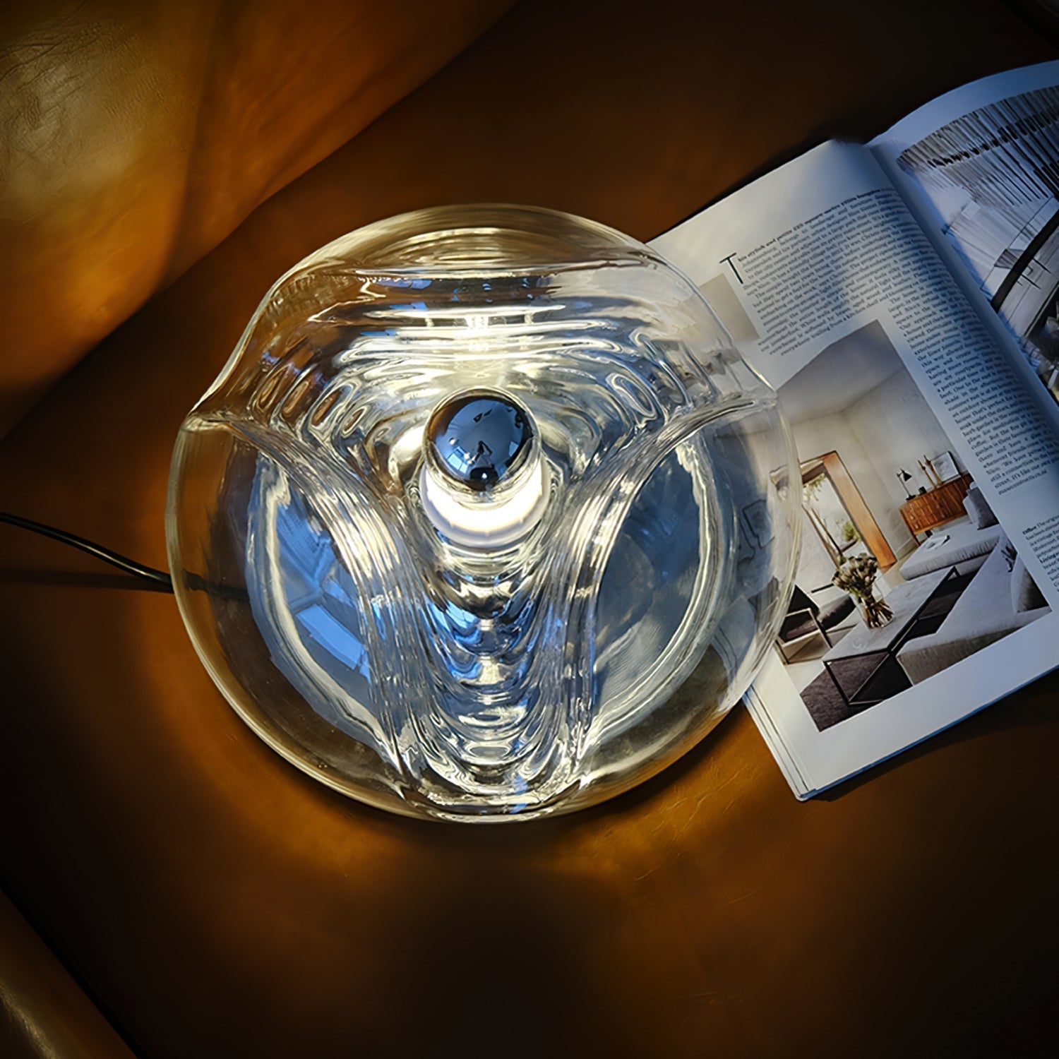 WaveBeam™ Tischlampe – Elegante Design-Leuchte mit sanftem Wellenlook