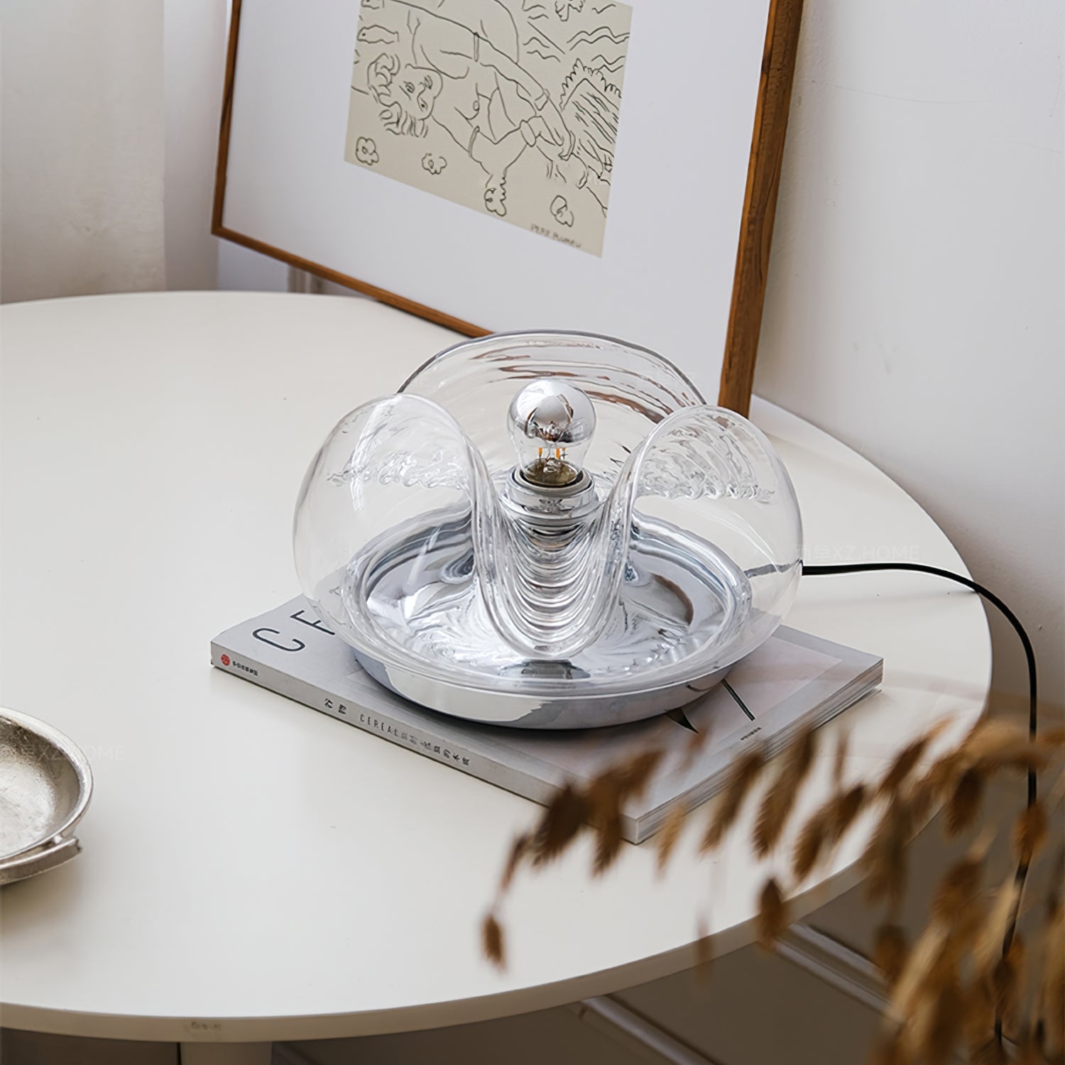 WaveBeam™ Tischlampe – Elegante Design-Leuchte mit sanftem Wellenlook